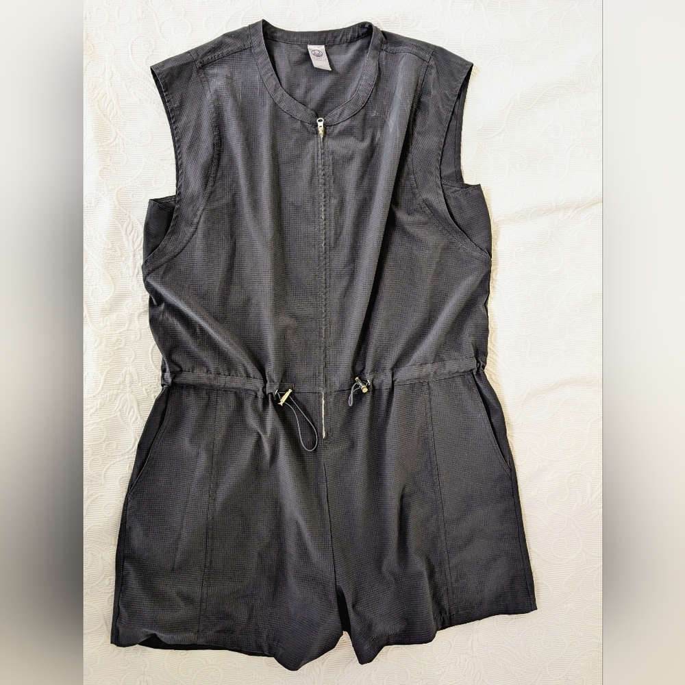 Te Verde Lightweight Quick Dry Zippered Romper Adjustable Waist Size Large
